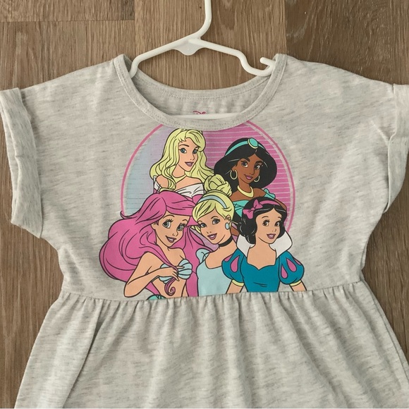 Disney Girl's XS (4-5) Light Gray Casual Short Sleeve Dress With Disney Princess - Picture 2 of 7
